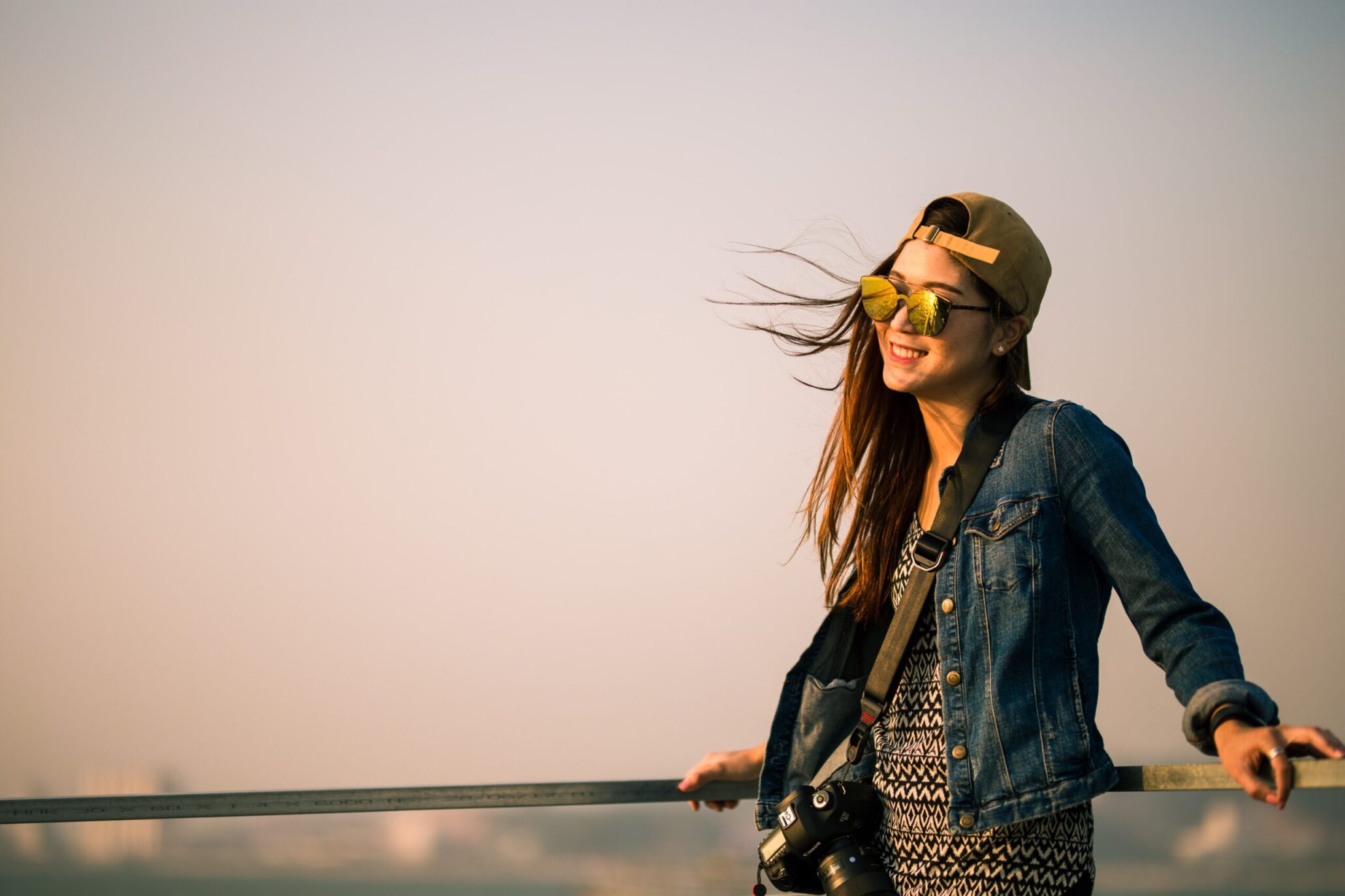 Okulary Ray Ban to więcej niż moda; to deklaracja osobistego stylu i dbałości o zdrowie Twoich oczu
